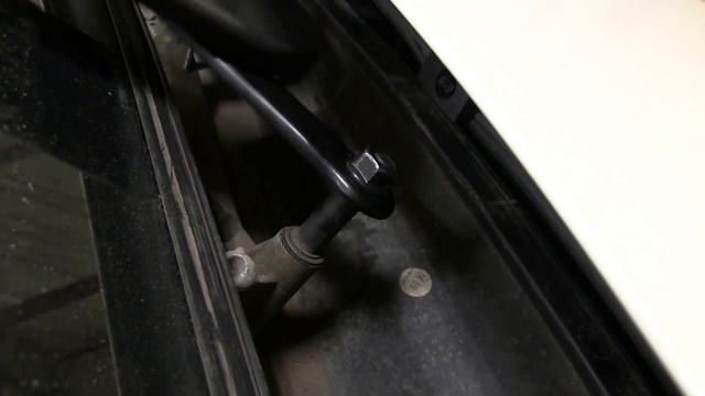 Закисла ось пассажирского поводка трапеции стеклоочистителя W246 смотреть онлайн
