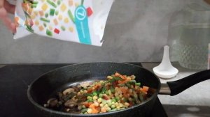 Лапша ширатаки с морепродуктами по рецепту С. Обложко.