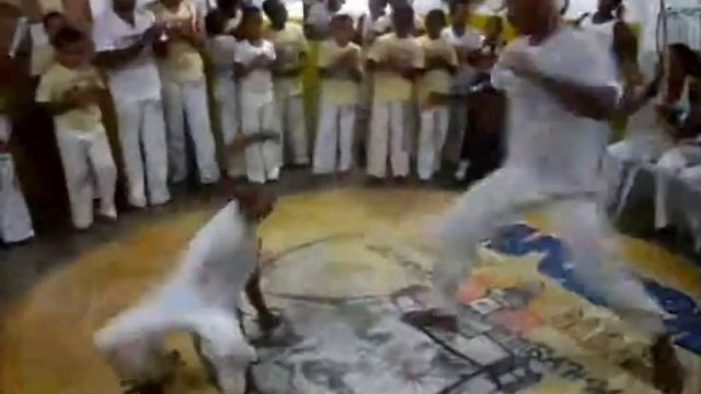 MELHORES MOMENTOS DE TEO-AKUMA.3gp смотреть онлайн