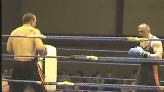 Thai Kick Boxing - The 'Mighty' Pete Taylor from Littlehampton, West Sussex. - Pt 2 смотреть онлайн