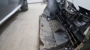 Как снять передний бампер Рено Дастер