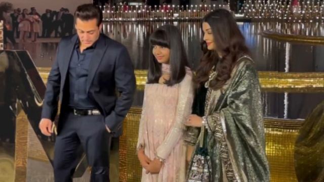 Oo Bhaijaan? Salman Khan teasing Aishwarya Rai and her daughter Aradhya in Nita Ambani's function. смотреть онлайн