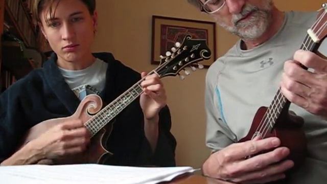 East Virginia Blues - Mandolin & Uke смотреть онлайн