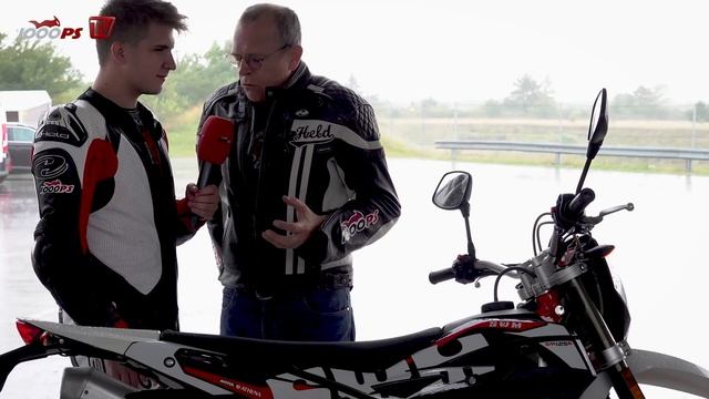 SWM Supermoto 125 R Test 2018 - Großer 125er Vergleich смотреть онлайн