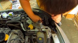 Замена лампочек ближнего и дальнего света на Renault FLUENCE