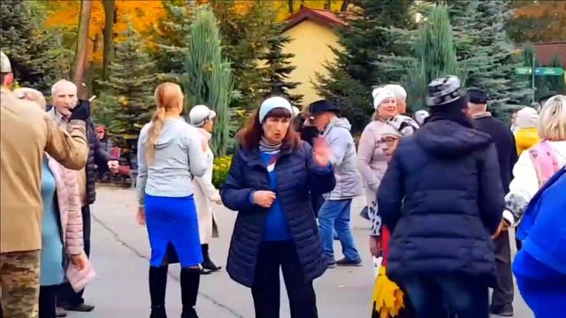 ТУМБА,ТУМБАРА! 22 октября 2023 ХАРЬКОВ ТАНЦЫ В ПАРКЕ УКРАИНА смотреть онлайн