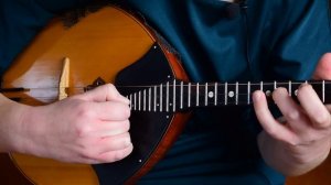 Звукоизвлечение и основные приёмы игры на домре. Видеоурок преподавателя Лаханиной Д.А.