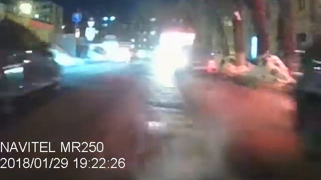 Зеркало заднего вида с видеорегистратором NAVITEL MR250 DVR - ночная съёмка, выносная камера смотреть онлайн