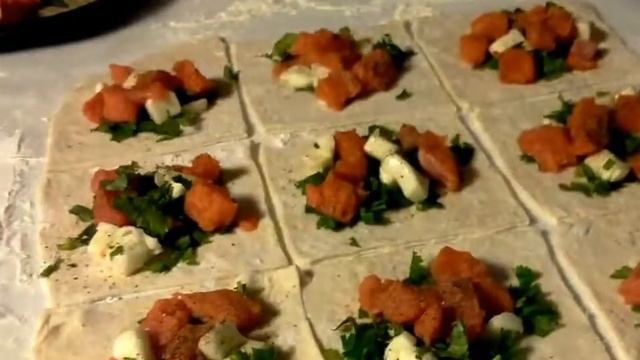 Быстрые пирожки с лососем или курицей .Мой рецепт смотреть онлайн