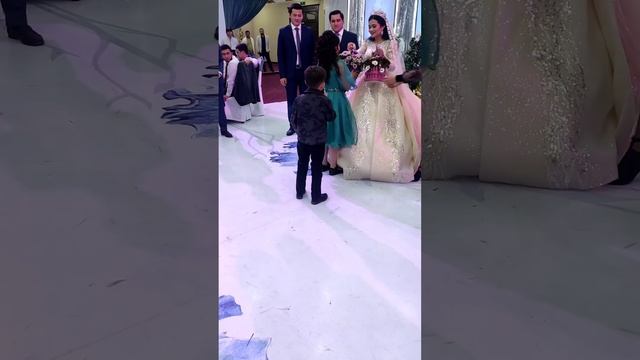 Akbarshox Alımjanov? Bugun uydan opam ketar... yor yor bılan yor bılan ? opasıga toy sovğası смотреть онлайн