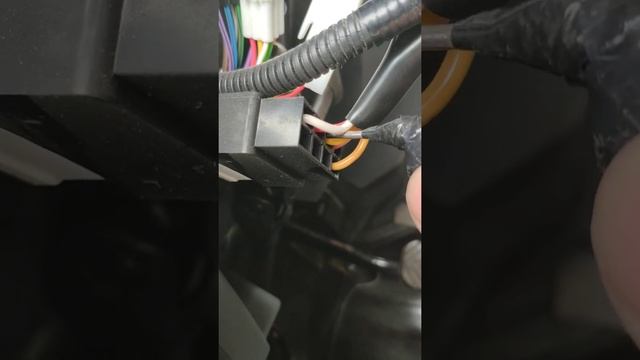 Как подключить магнитолу к зажиганию ACC смотреть онлайн