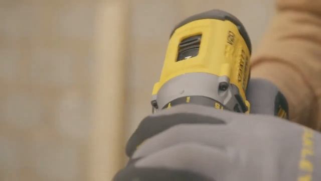 STANLEY FATMAX TRAPANO AVVITATORE A PERCUSSIONE BRUSHLESS V20 18 V 2.0 AH 13 MM 2 VELOCITA` LUCE LE смотреть онлайн