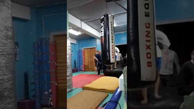 Тренируемся: Шлёп на жопу!Алле-гоп! смотреть онлайн