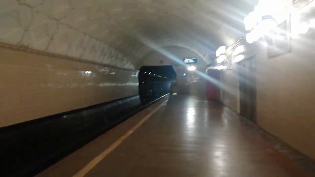 Поезд 81/765/766 Москва прибывает на станцию Спортивная (СЛ) смотреть онлайн