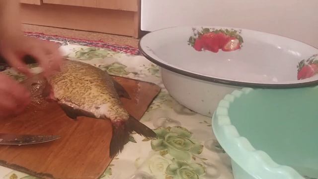 Балық тазалау. Балық тазалау әдісі. Лещ балық. смотреть онлайн