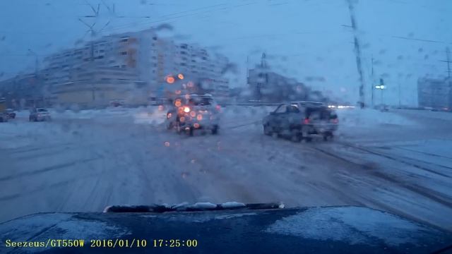 Балаково 10.01.2016 Чуть не влетел смотреть онлайн