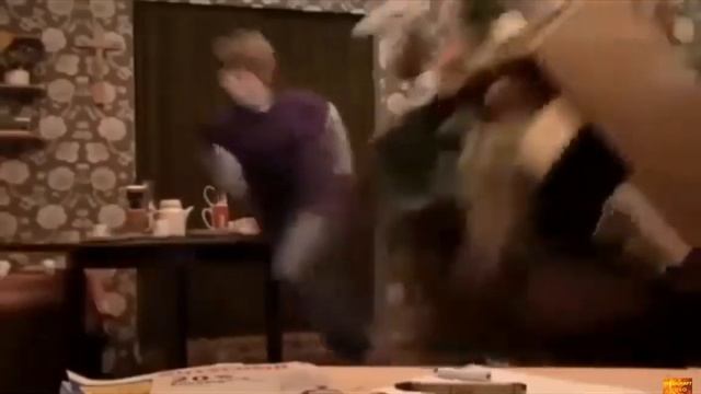 на мальчика упал шкаф смотреть онлайн