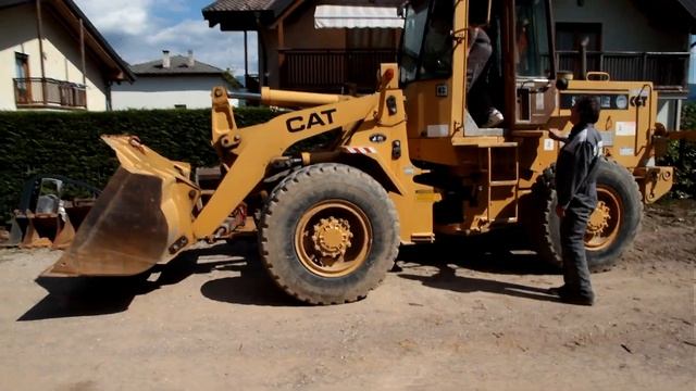 Finito il Lockdown pronto il CATERPILLAR 926E смотреть онлайн
