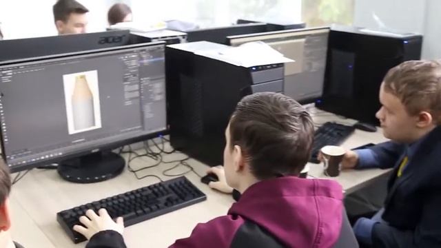 Студент направления Прикладная информатика, профиль "Программирование и дизайн VR/AR" Вадим Хазеев. смотреть онлайн