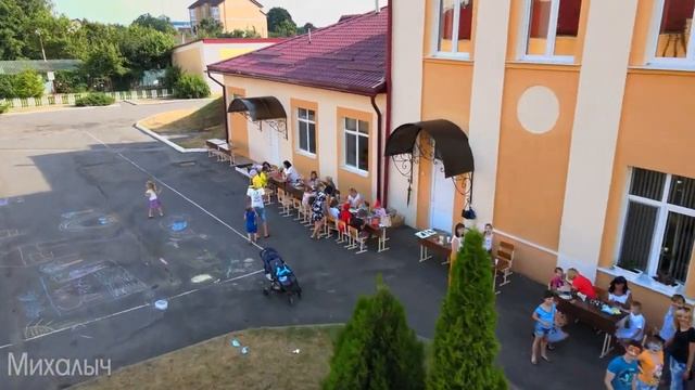 День города Иваново 2021 в конце видео показательные выступления десантников и салют. смотреть онлайн