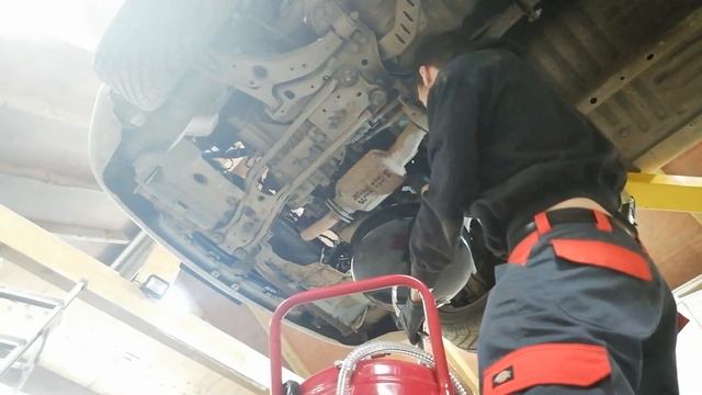 WORKSHOP LIFE │ Mazda MX3 Oil Change смотреть онлайн