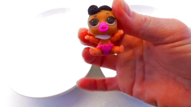 Открываем много ЛОЛ Сестричек Бабушкины Сказки смотреть онлайн