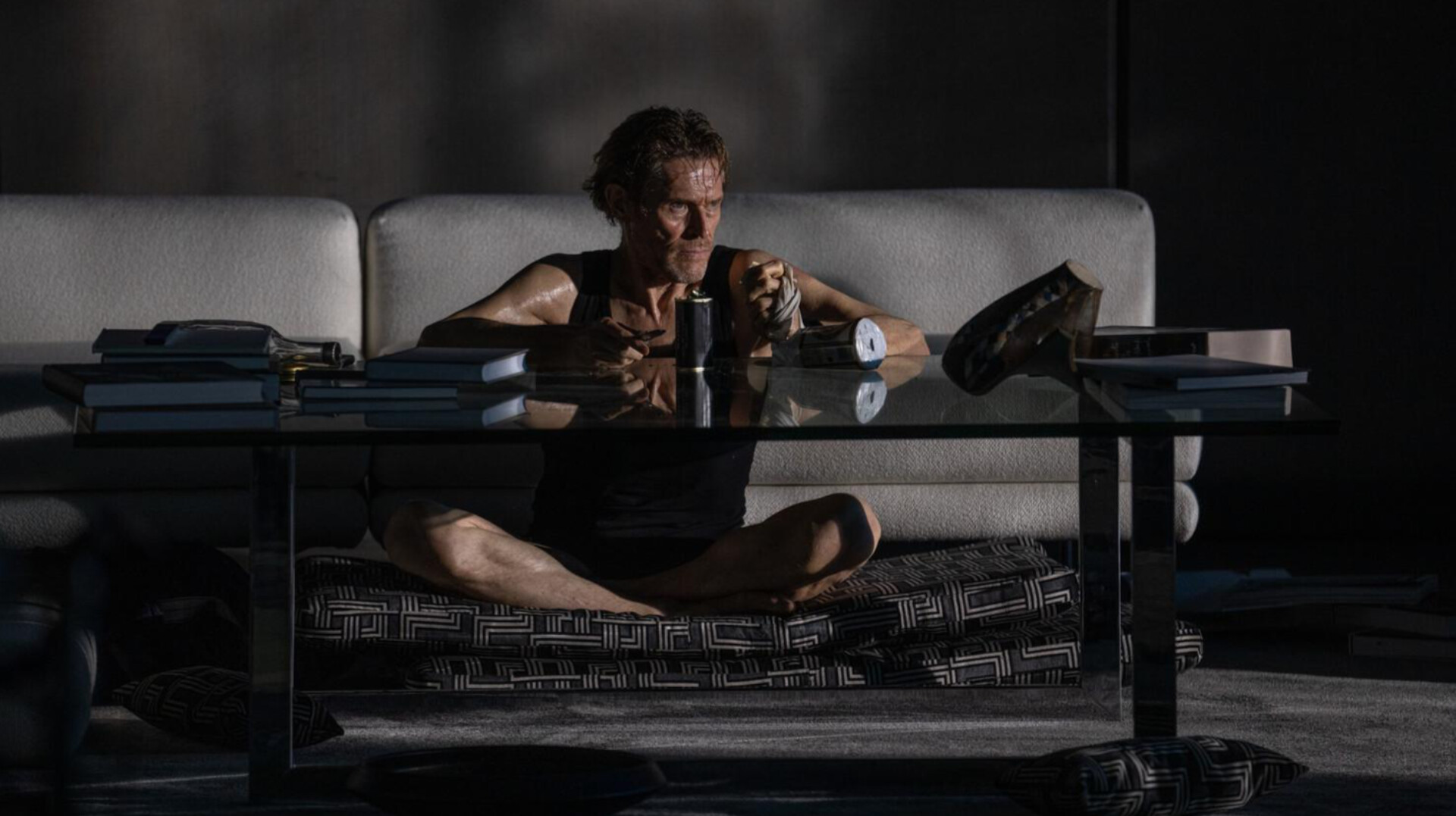 Внутри - Русский трейлер [2023] .mp4 смотреть онлайн