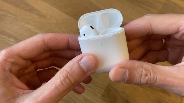 Мигает индикатор кейса AirPods смотреть онлайн