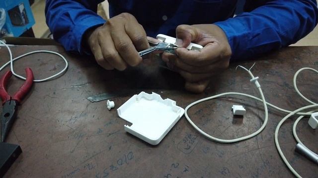 how to repair power adapter magsafe 85w смотреть онлайн