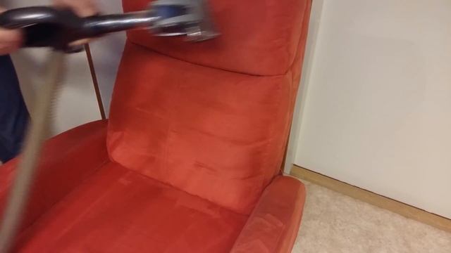 Vacuuming Sofa Chair With Turbo Brush/Shark Rotator Slim-Light Lift-Away NV340 смотреть онлайн