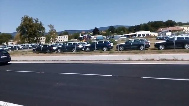 Шкода авто Врхлаби. Переполнена стихийная парковка. Новые Кадиаки и Супербы.