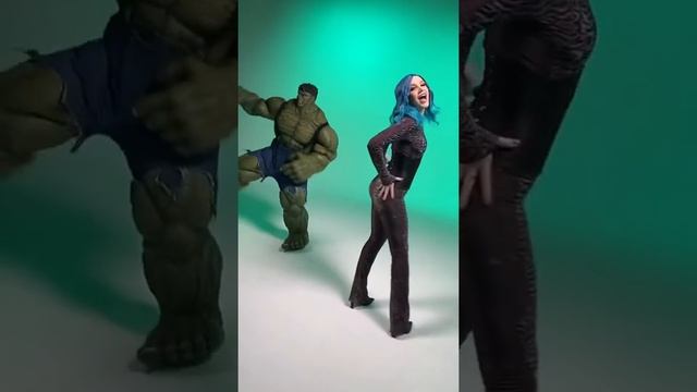 Миа Бойка и Халк ? смотреть онлайн