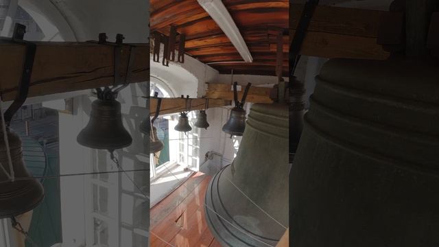 Звон к празднику Изнесения Честны́х Древ Животворящего Креста Господня в церкви Александра-Невского смотреть онлайн