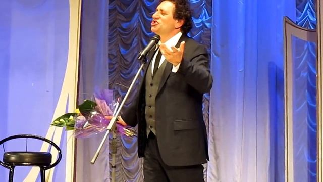 Евгений Князев читает стихи Николая Асеева смотреть онлайн