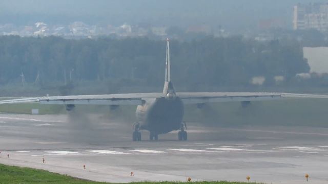 «Более 50 лет в небе» Ан-12БК RF-90918 взлет в Кольцово смотреть онлайн