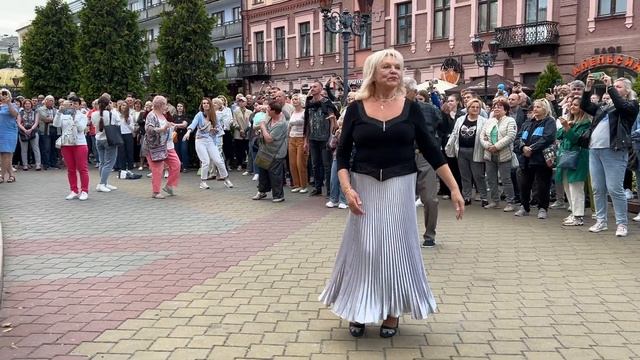 Вместе споем и вместе станцуем! смотреть онлайн