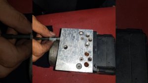 service perbaikan module abs nissan x-trail t30 minyak rem mampet ( sebelum di perbaiki )