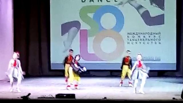 Танец переполох в курятнике. На танцевальной деревне смотреть онлайн