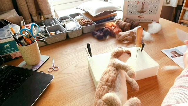 Needle Felted Rabbit From "World Of Wool" Romeo Rabbit Kit | Can I make it look like the picture? смотреть онлайн