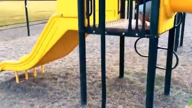 Мальчик падает ржака смотреть онлайн