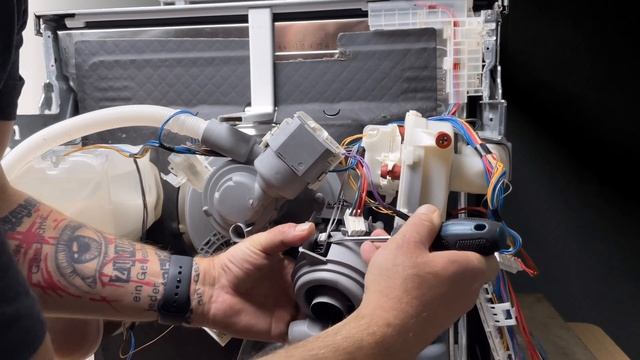 Wasserweiche austauschen Bosch Siemens Neff Geschirrspüler смотреть онлайн