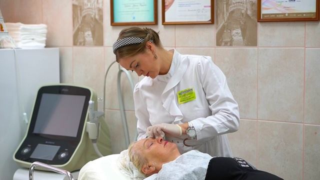 Ботулинотерапия на страже красоты и здоровья! .mp4 смотреть онлайн