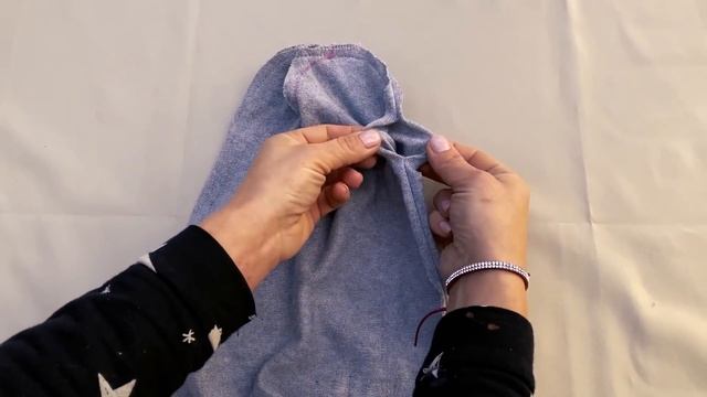 ? RECYCLE OLD CLOTHING INTO A HAT AND SCARF ??? / REUSE OLD JERSEY смотреть онлайн
