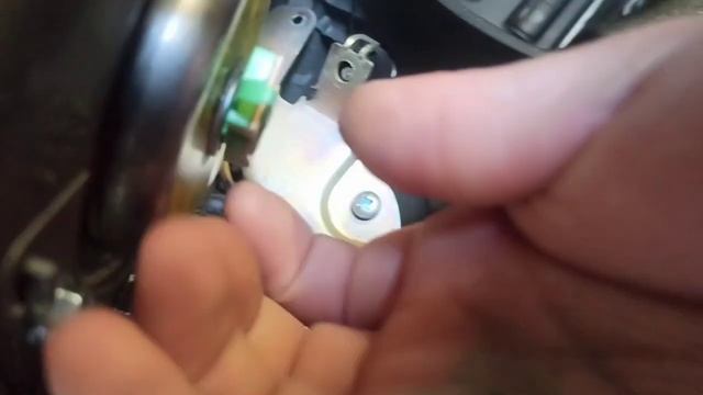 1 часть, Лада приора,замена передней панели, снятие подушки безопасности водителя,и руля. смотреть онлайн