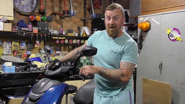 PEUGEOT SPEEDFIGHT 3 & 4 SPANNER SERCIVE LIGHT RESET смотреть онлайн