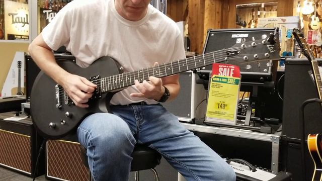 Playing an ESP LTD EC-10 electric guitar смотреть онлайн