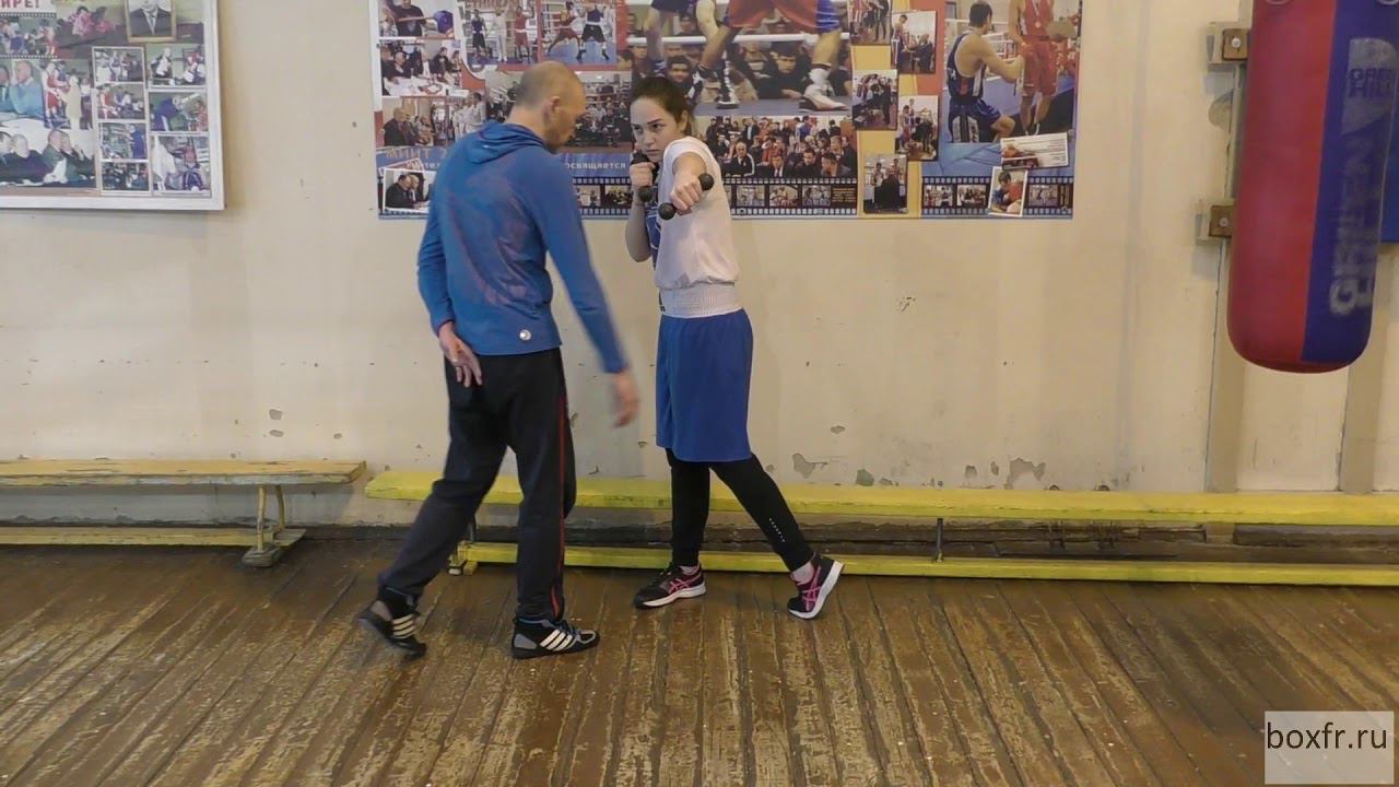 Бокс: координационное упражение со скамейкой для постановки удара (English subs) смотреть онлайн