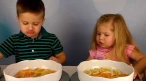 Обычная Еда против Мармелада Челлендж Диана ПЛАЧЕТ от Счастья! Real Food Gummy F