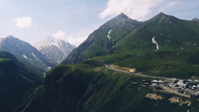 Впервые приехали в Грузию!!! ??️⛰️ Как нас встречает эта страна.Пересекаем границу!Столица Тбилиси смотреть онлайн