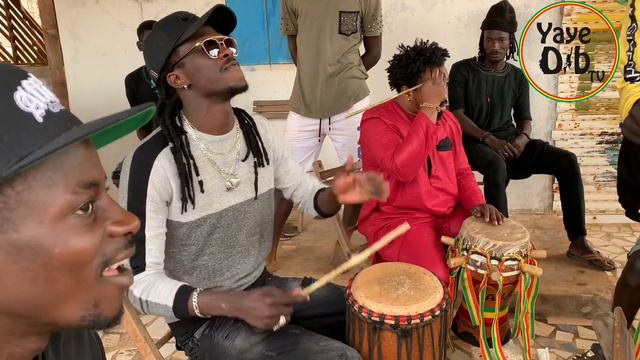Les plus grands batteurs de Sabar a Dakar смотреть онлайн